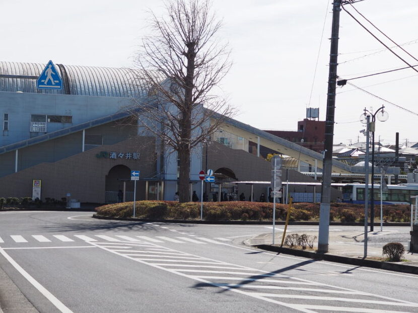 JR酒々井駅と駅前ロータリーの様子